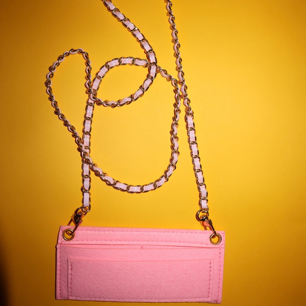 Long wallet and clutch insert on chain
